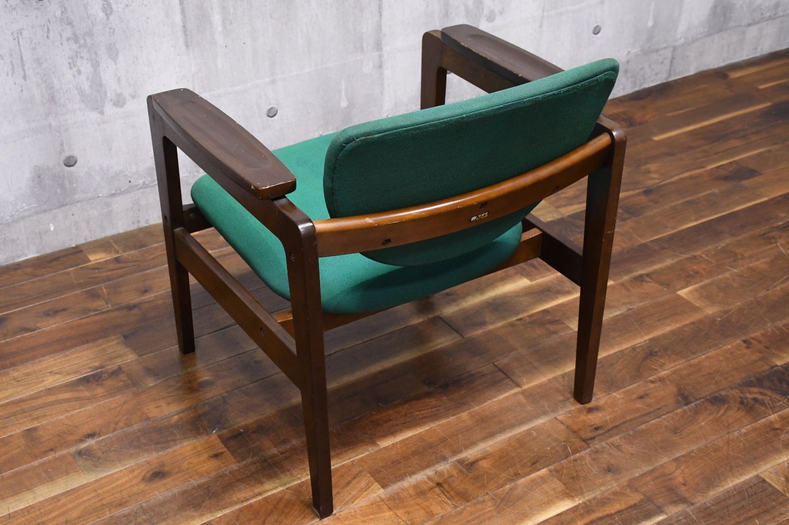 EFK103 オールドカリモク アームチェア パーソナルチェア カタカナ表記