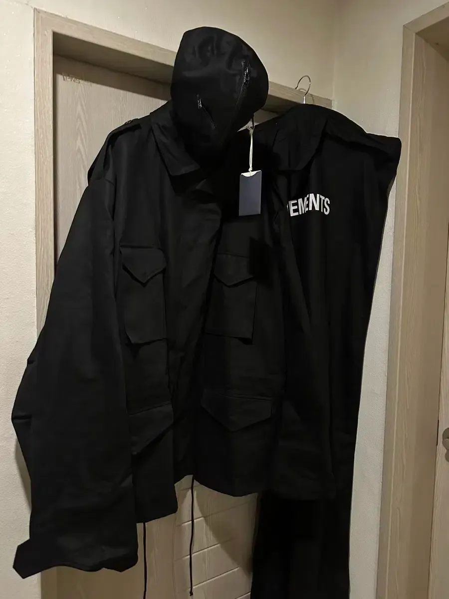 ★限定セール開催中 VETEMENTS テーラードジャケット バックロゴ ☆限定セール開催中 VETEMENTS テーラードジャケット バックロゴ