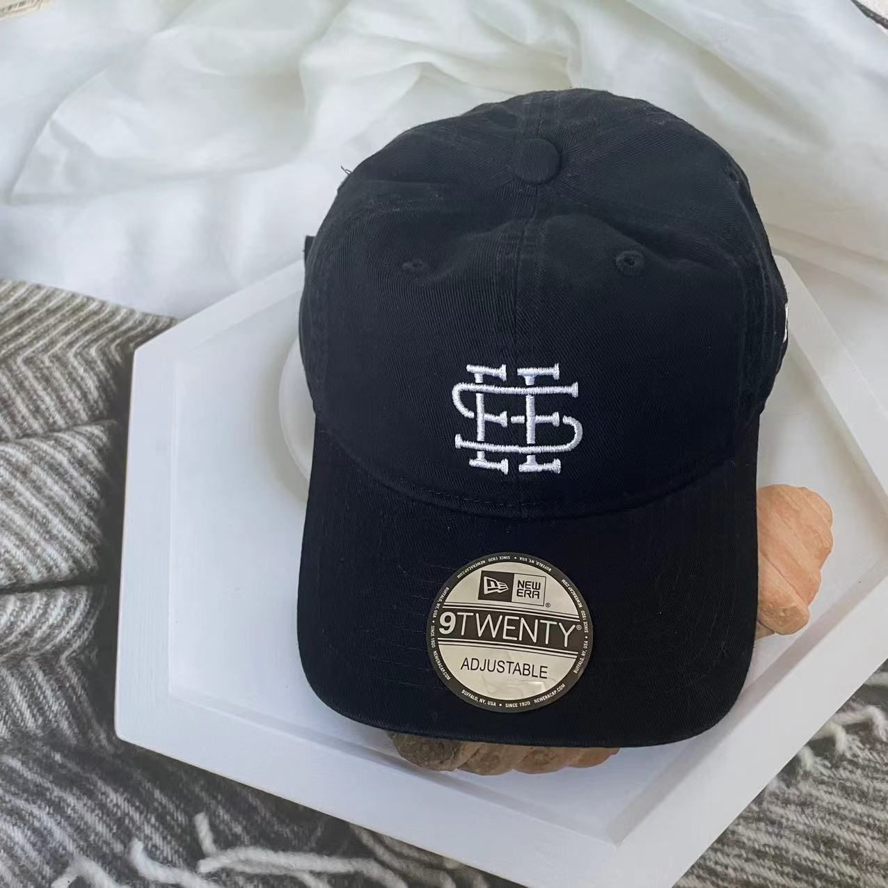 SEE SEE × NEW ERA 920 キャップ - メルカリ