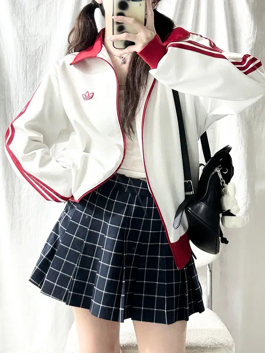 アディダス TOKYO 紅白 ジャージ