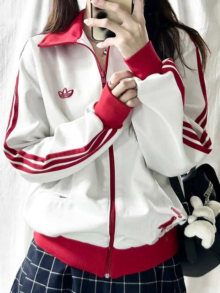 アディダス TOKYO 紅白 ジャージ