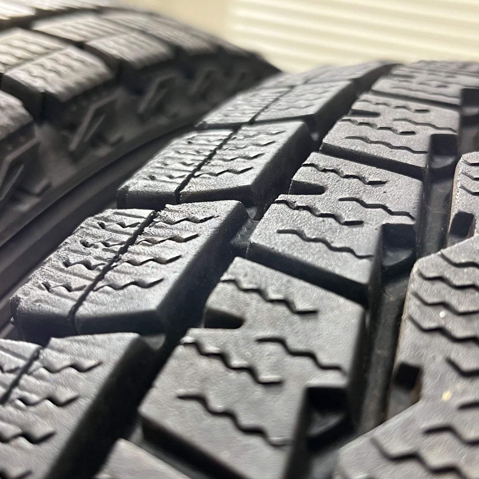 ☆145R12 6PR 4穴マルチ スタッドレスセット4本 軽トラ用☆アイスナビ