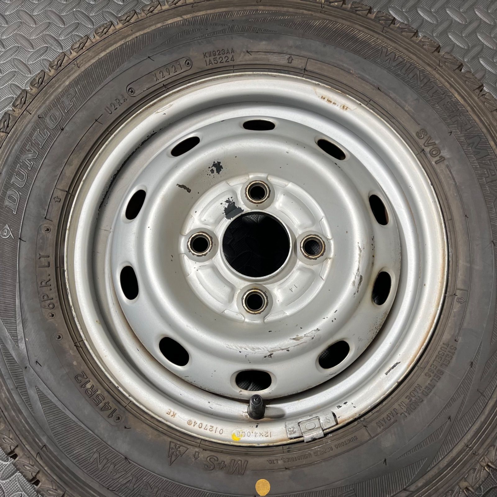 21年製 145 R 12 6 PR LT ダンロップ ウインターマックスSV 01 スバル サンバー サンバーディアス スタッドレスタイヤ 冬タイヤ 1133