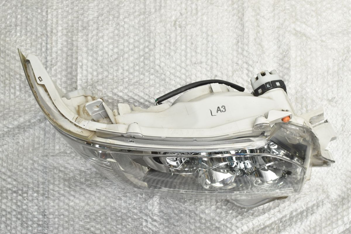 特価品】トヨタ 200系 ハイエース 後期 純正 LED ヘッドライト右 品番