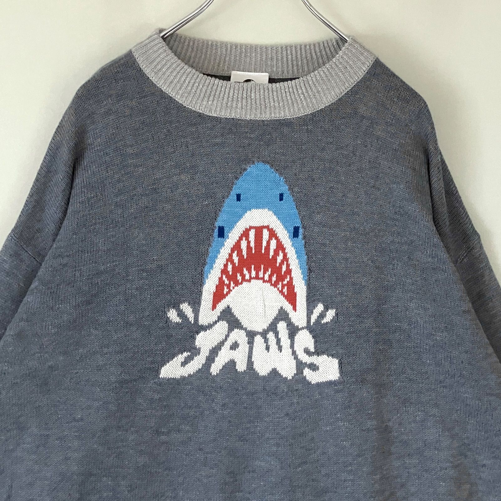 美品】USJ JAWS☆クルーネックセーター☆ユニバーサルスタジオジャパン 