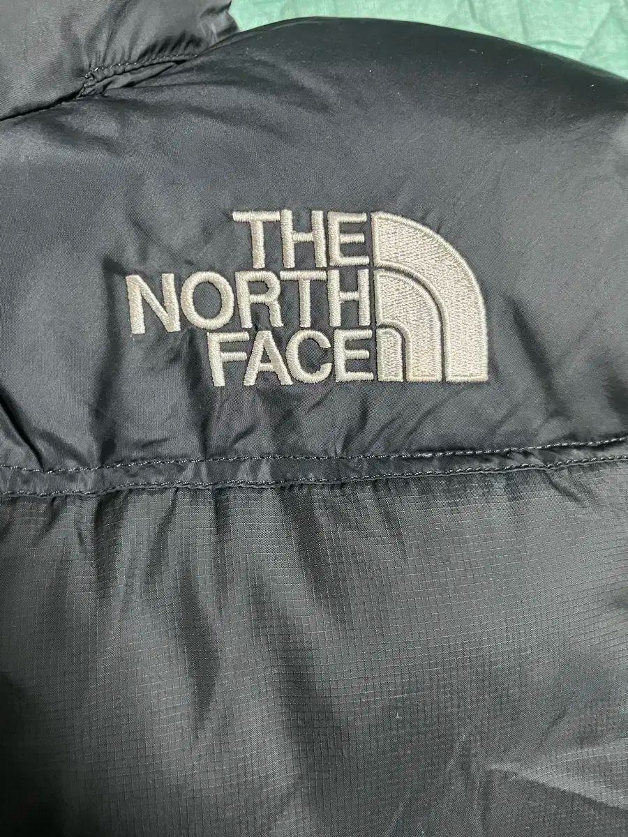THE NORTH FACE ザノースフェイス 700 センター ロゴ ダウン ベスト ブラック xs