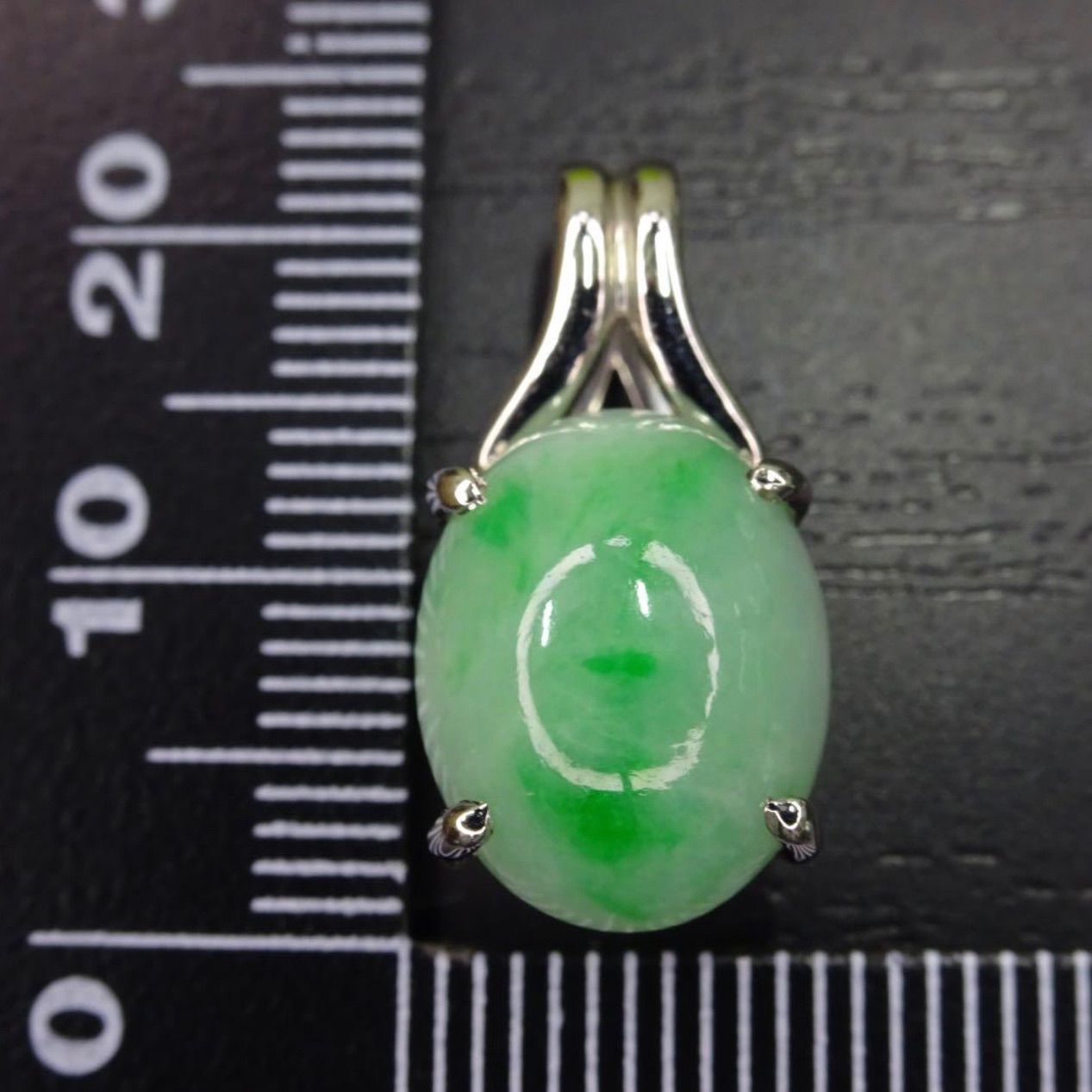 超大粒 天然翡翠(ヒスイ ひすい ジェイド) 13.2×10.4mm プラチナ pt900