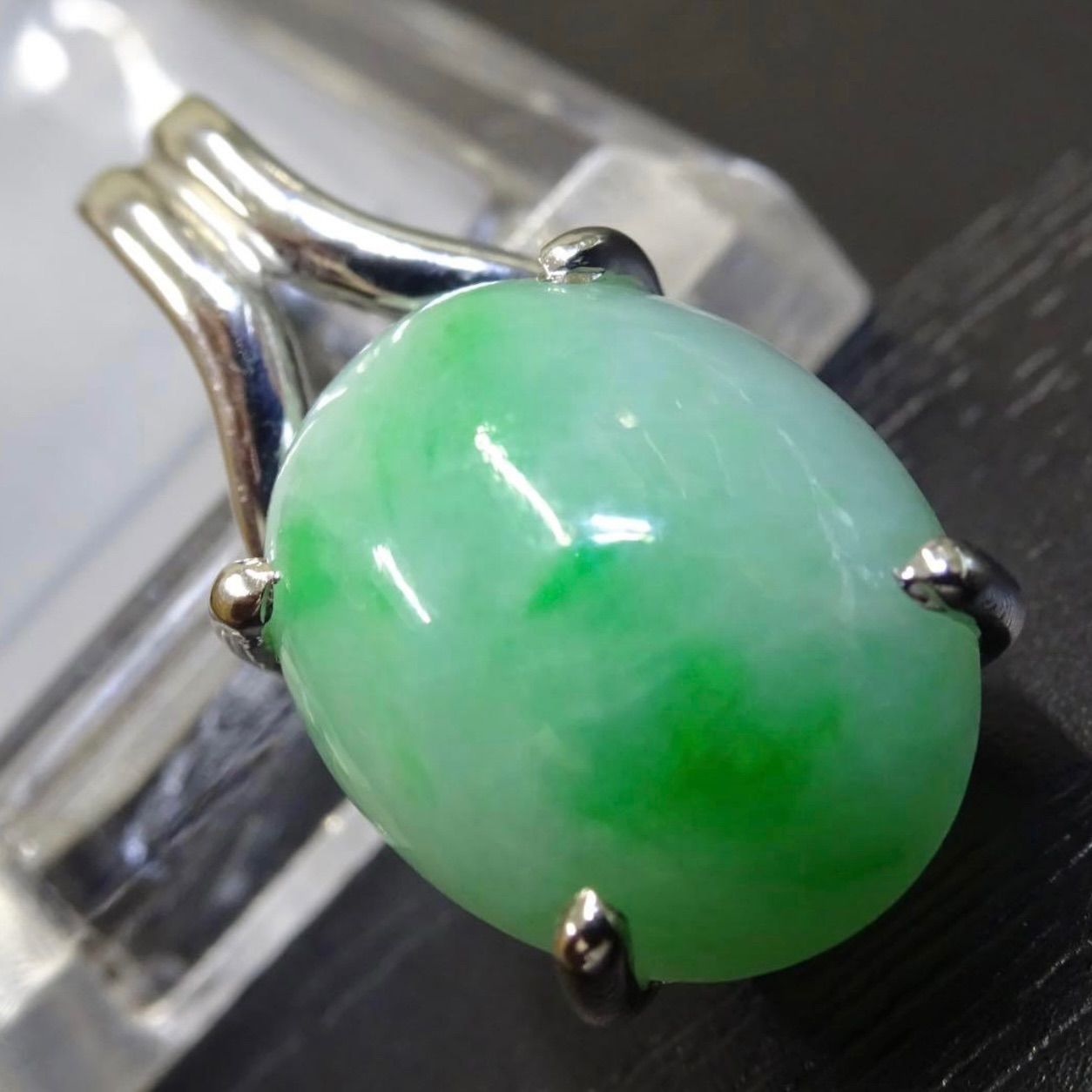 超大粒 天然翡翠(ヒスイ ひすい ジェイド) 13.2×10.4mm プラチナ pt900 