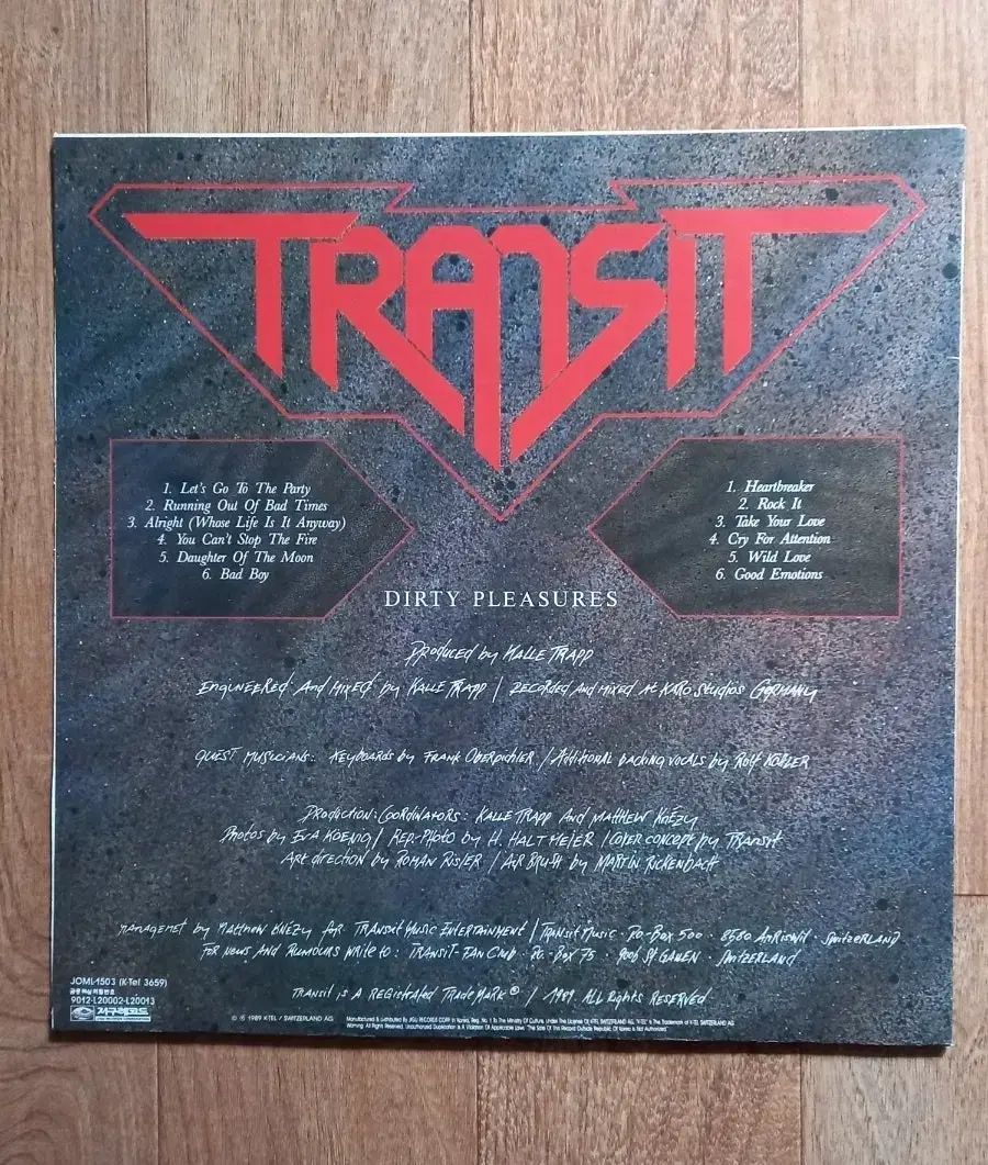 ano あのちゃん 日本武道館 しーるちょう 銀テ 落下物 ラミネートパス