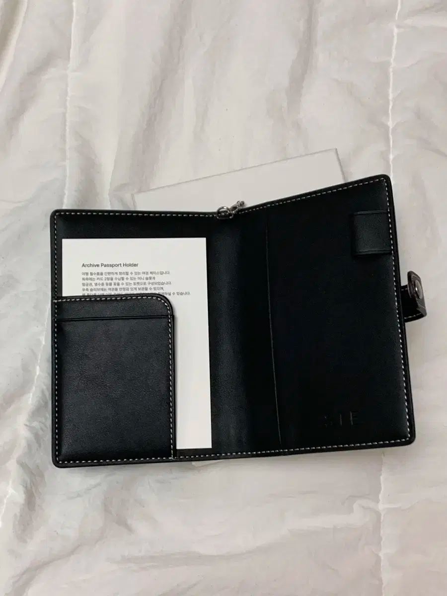  SIE シエ レディース パスポート ケース ブラック 聖水 ポップアップ その他 バッグ