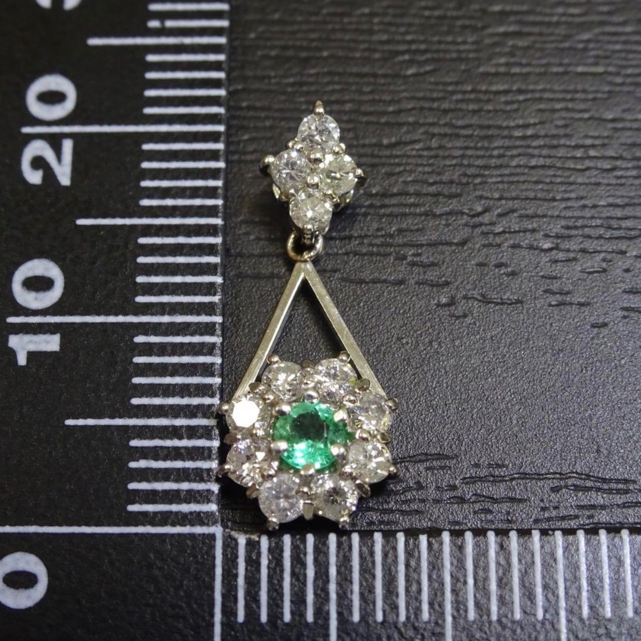 プラチナ pt900 天然エメラルド1石 天然ダイヤモンド0.40ct ネックレス 