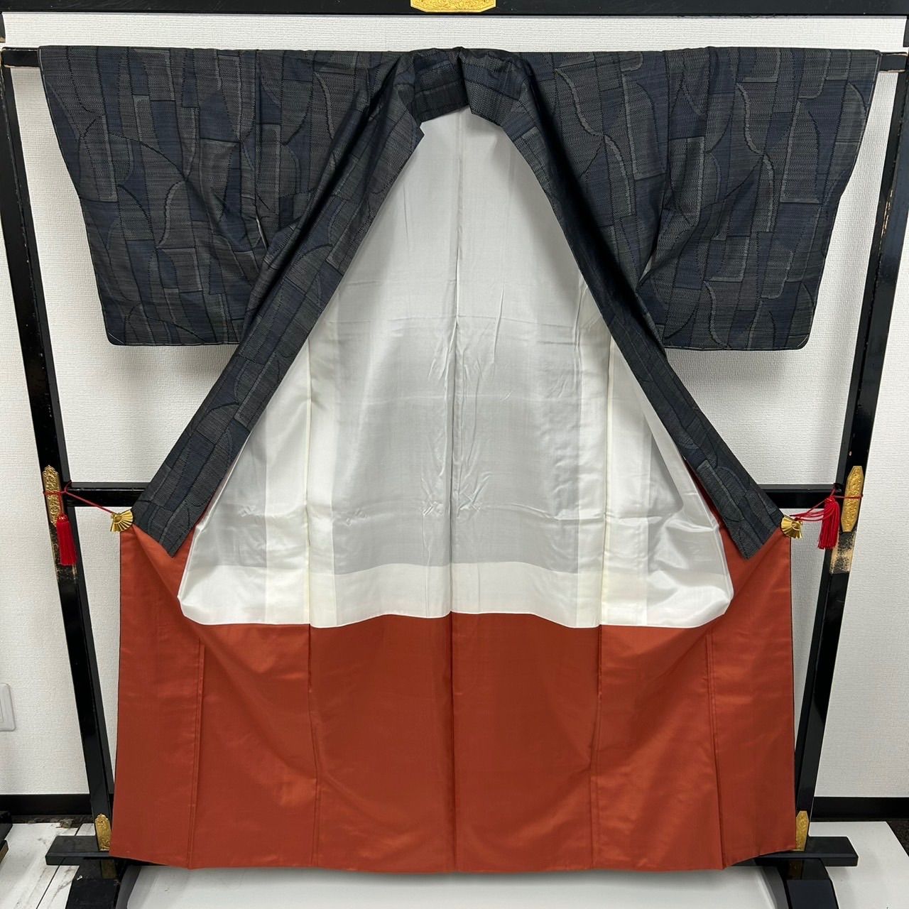 正絹 横段繋ぎ幾何学模様 袷 紬の付け下げ（身丈肩から163.5㎝） 正絹