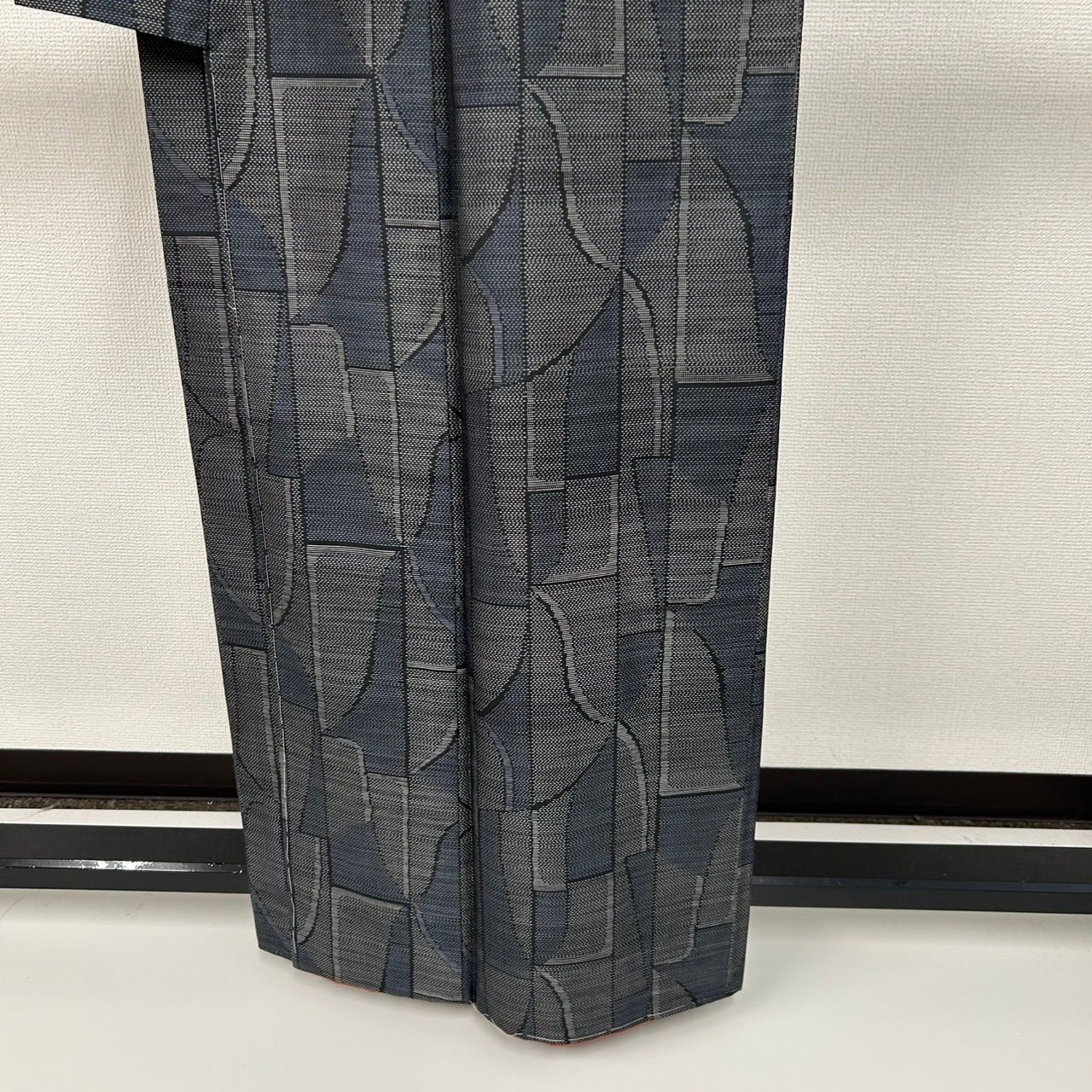 新品未使用★奄美大島紬★泥染★幾何学模様★激レア 本場大島紬 正絹 泥染め 横双 幾何学 袷 着物 MK-592 - メルカリ