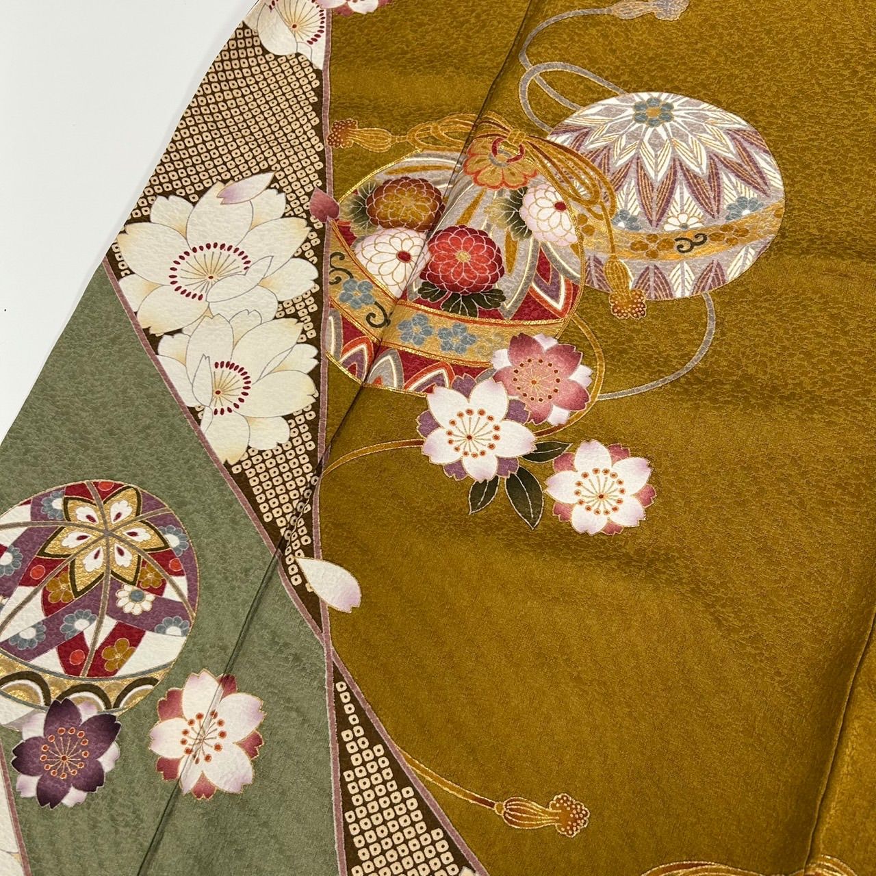 振袖 CECILMcBEE 仮絵羽 舞台衣装 金彩 正絹 未仕立て品 八掛付き 振袖 CECILMcBEE 仮絵羽 舞台衣装 金彩 正絹 未仕立て品 八掛付き ブランド