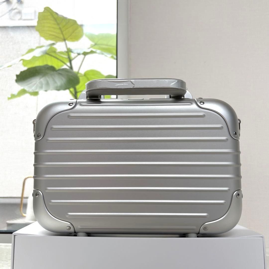新品　RIMOWA Original Bag アルミ　ショルダーバッグ　シルバー 新品 RIMOWA Original Bag アルミ ショルダーバッグ シルバー - メルカリ