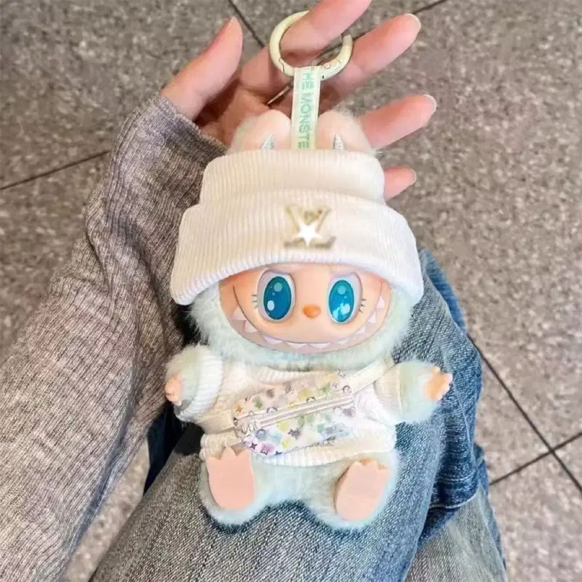 ラブブ服　3セット ぬい服 ラブブ 着せ替え服 パープルのオーバーオールとサングラス