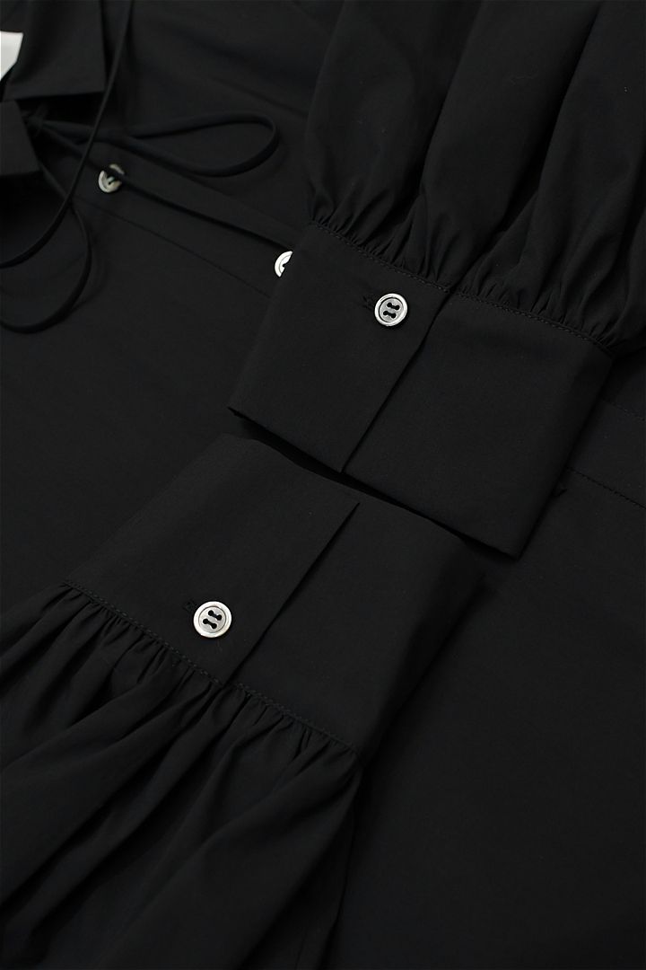 J453/23AW moga k.murayama ドロップショルダーブラウス J453/23AW moga k.murayama ドロップショルダーブラウス - メルカリ