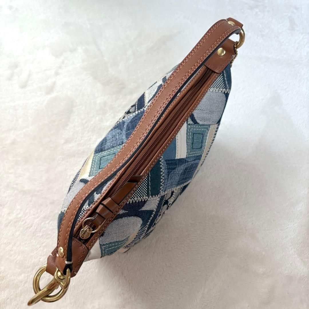 バッグ Coach Patchwork Denim Accessory Pouch 美品 Coach Denim Patchwork Accessory Pouch - メルカリ