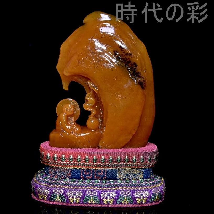 中国古美術 旧蔵 寿山田黄石 彫刻擺件 名家作 手彫 石質通透 工芸精湛 造形独特佳品 印章 印鑑 印材共箱 細密彫 手彫り 精工細作 天然賞石擺件 置物 賞物 名家 在銘 R07103004