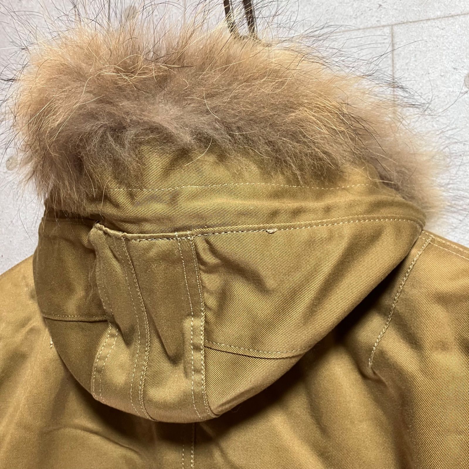 LOUNGE LIZARD ベージュファー付きミリタリーブルゾン｜LOUNGE LIZARD