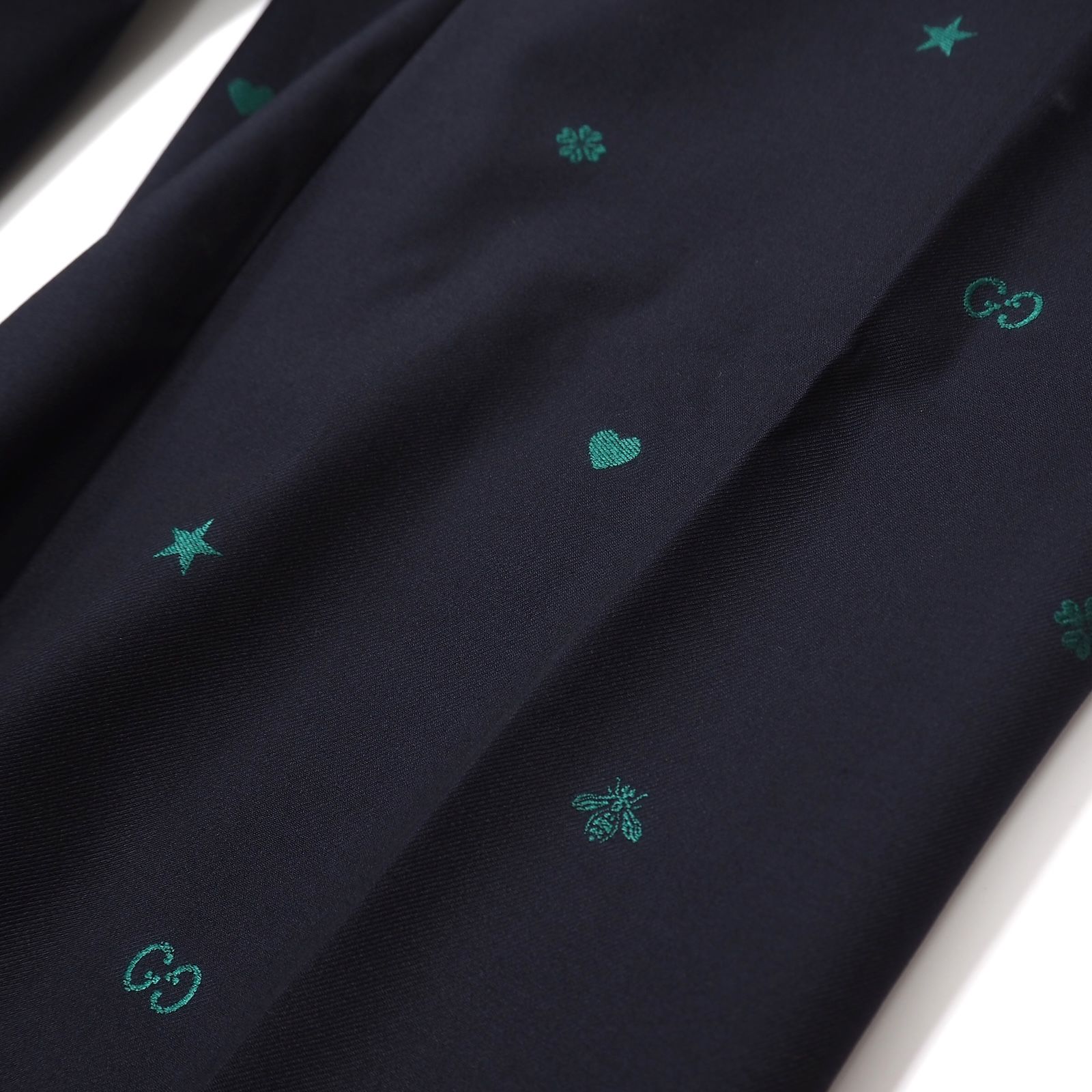 ダークネイビー