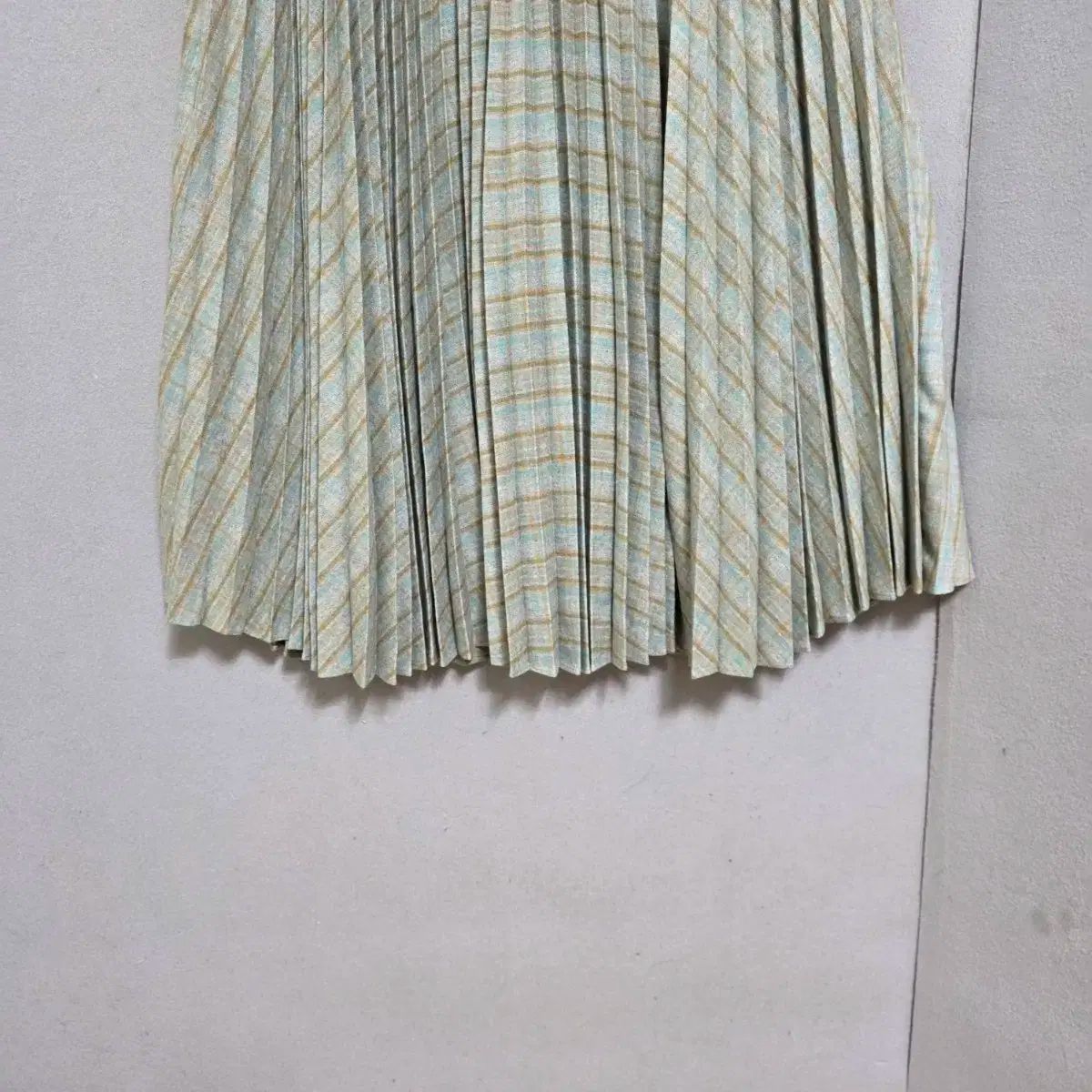 ヴァネッサブリューノ アッテ シャーリング ミディ丈 スカート n3116