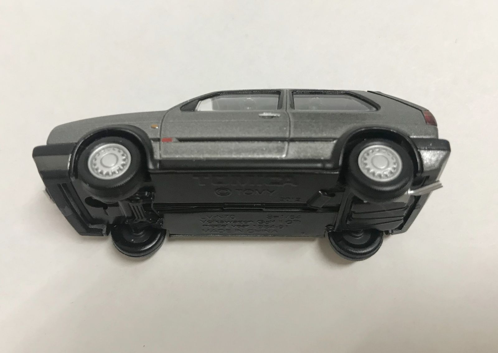 トミカ リミテッド ヴィンテージ ネオ　フォルクスワーゲン ゴルフⅡ　灰 70b Tomica Limited Vintage NEO LV-N70b VW Volkswagen Golf II GTI 16V 2