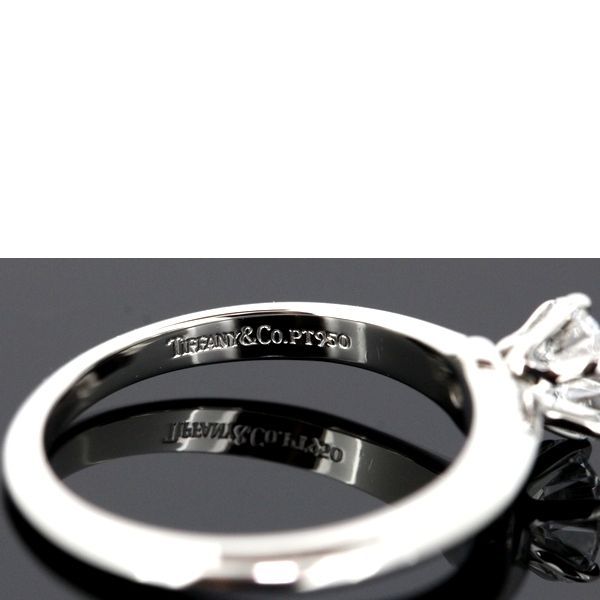 ソリティア 0.59ct