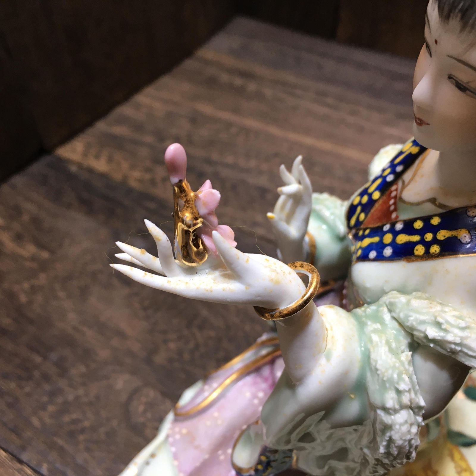 陶磁器　人形 美人彫刻 アンティーク 中国 古美術品 中国四大美女 磁器人形 陶器製人形 雑貨 レトロ 置物 西施 - メルカリ