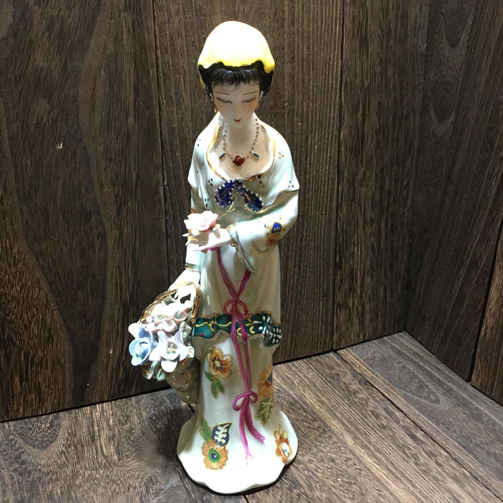中国四大美女 磁器人形 陶器製人形 雑貨 レトロ 置物 虞美人 - メルカリ