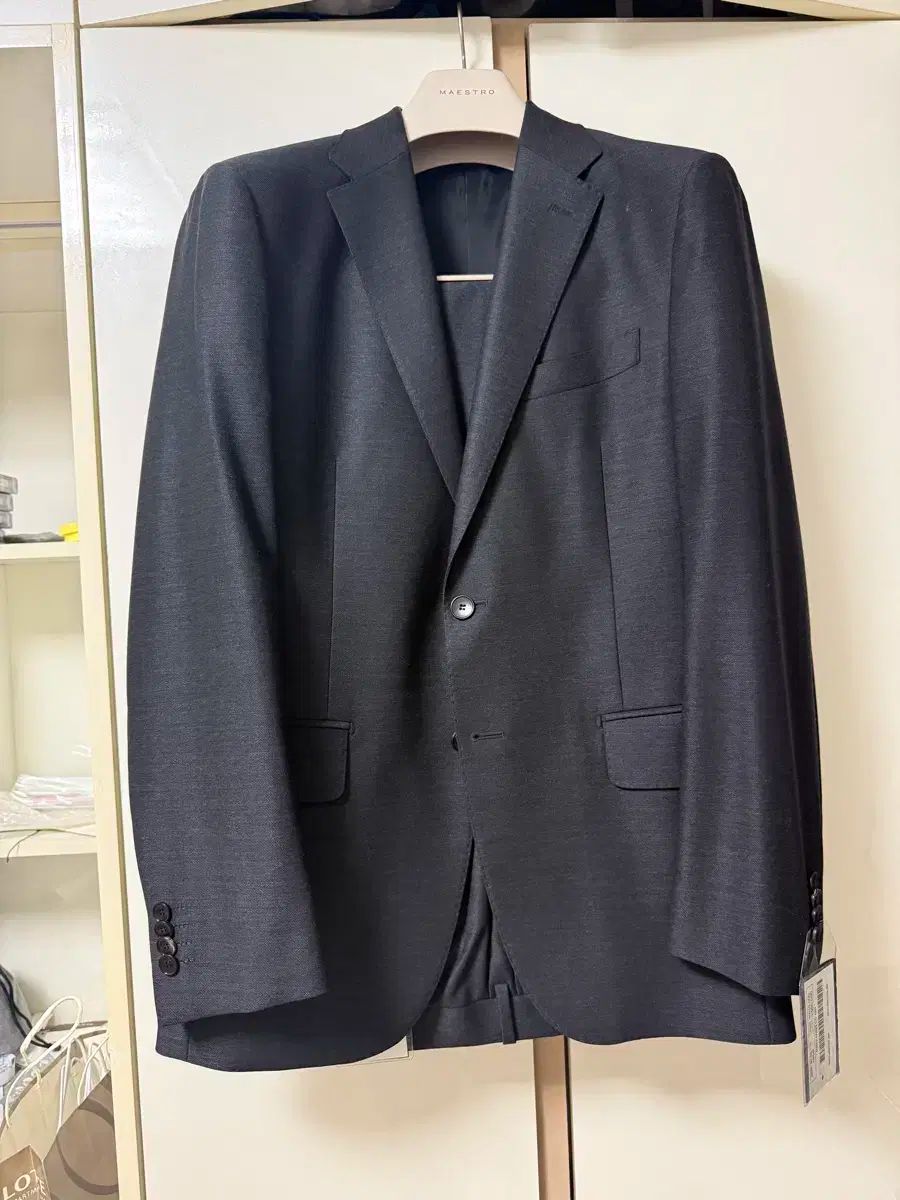 マエストロ レダ生地 チャコール スーツ 48R 76 97 30