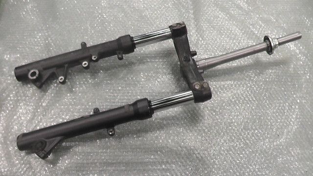 フォルツァZ MF10-1001xxx の フロントフォーク 1761874418 BRIGHTFACE_UK