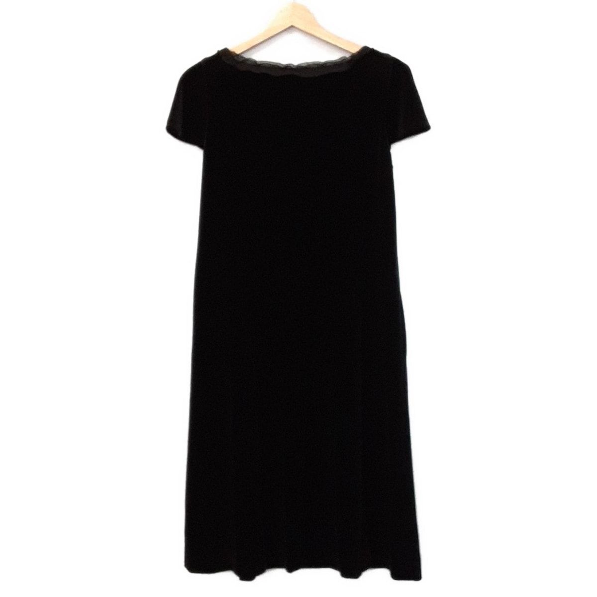 未使用級✨近年フォクシー ベロアノワール 白襟ベロアワンピース ブラック 38 未使用級✨近年フォクシー ベロアノワール 白襟ベロアワンピース