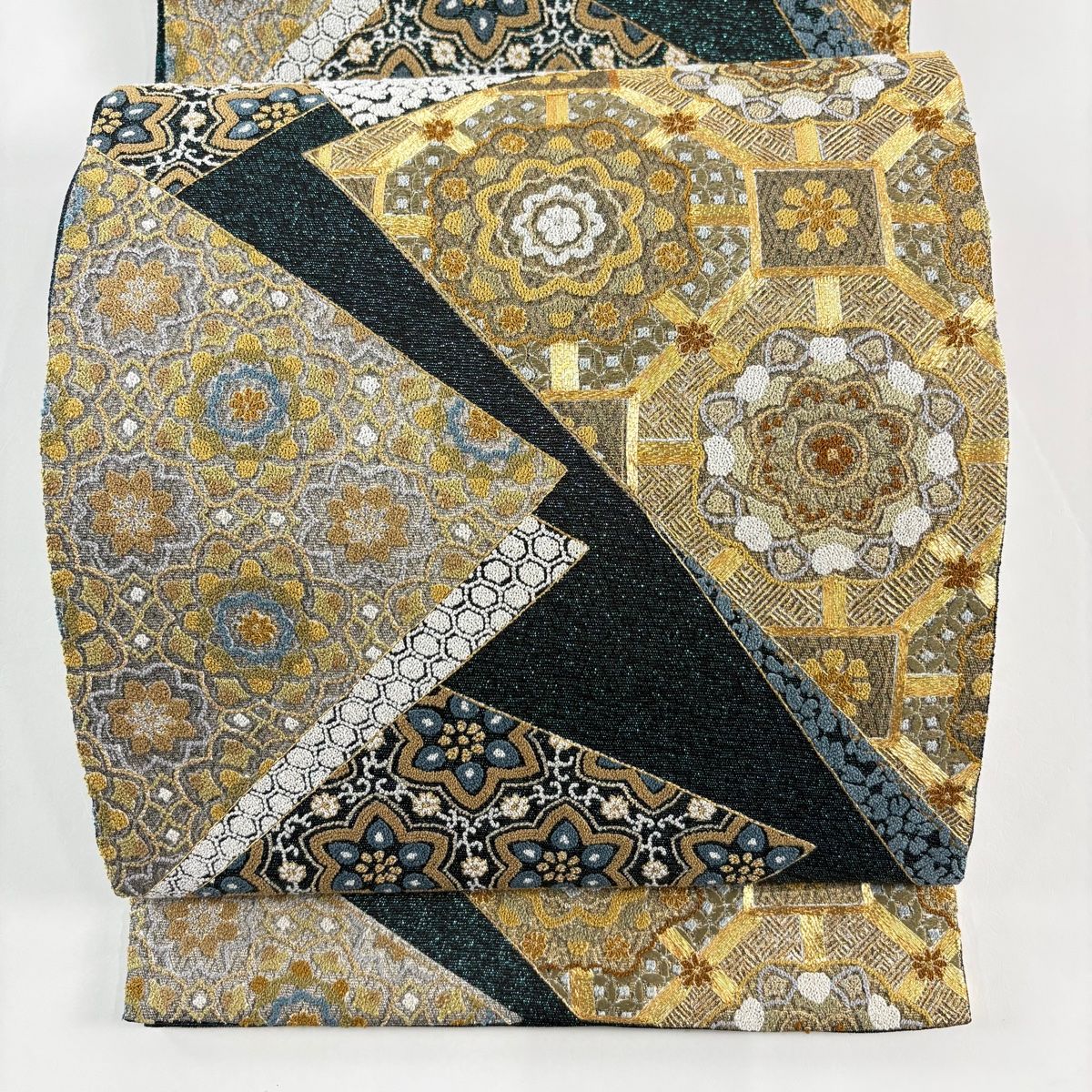 袋帯 秀品 華文 草花 箔 相良刺繍 青緑 六通 正絹