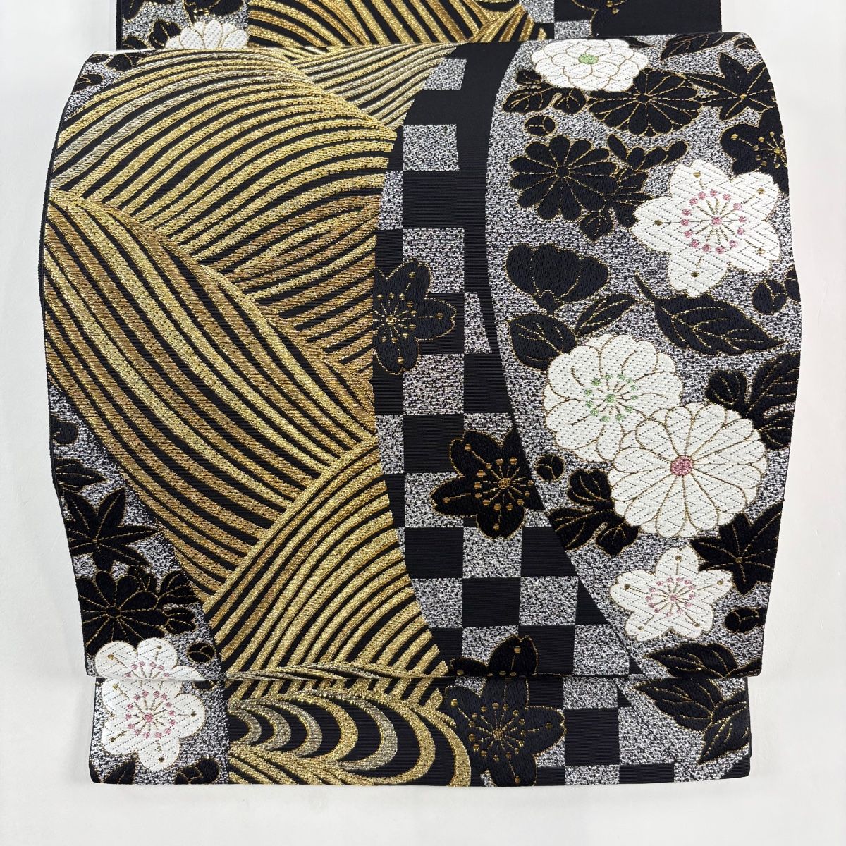 袋帯 秀品 振袖向き 桜 波 金糸 箔 黒 六通 正絹