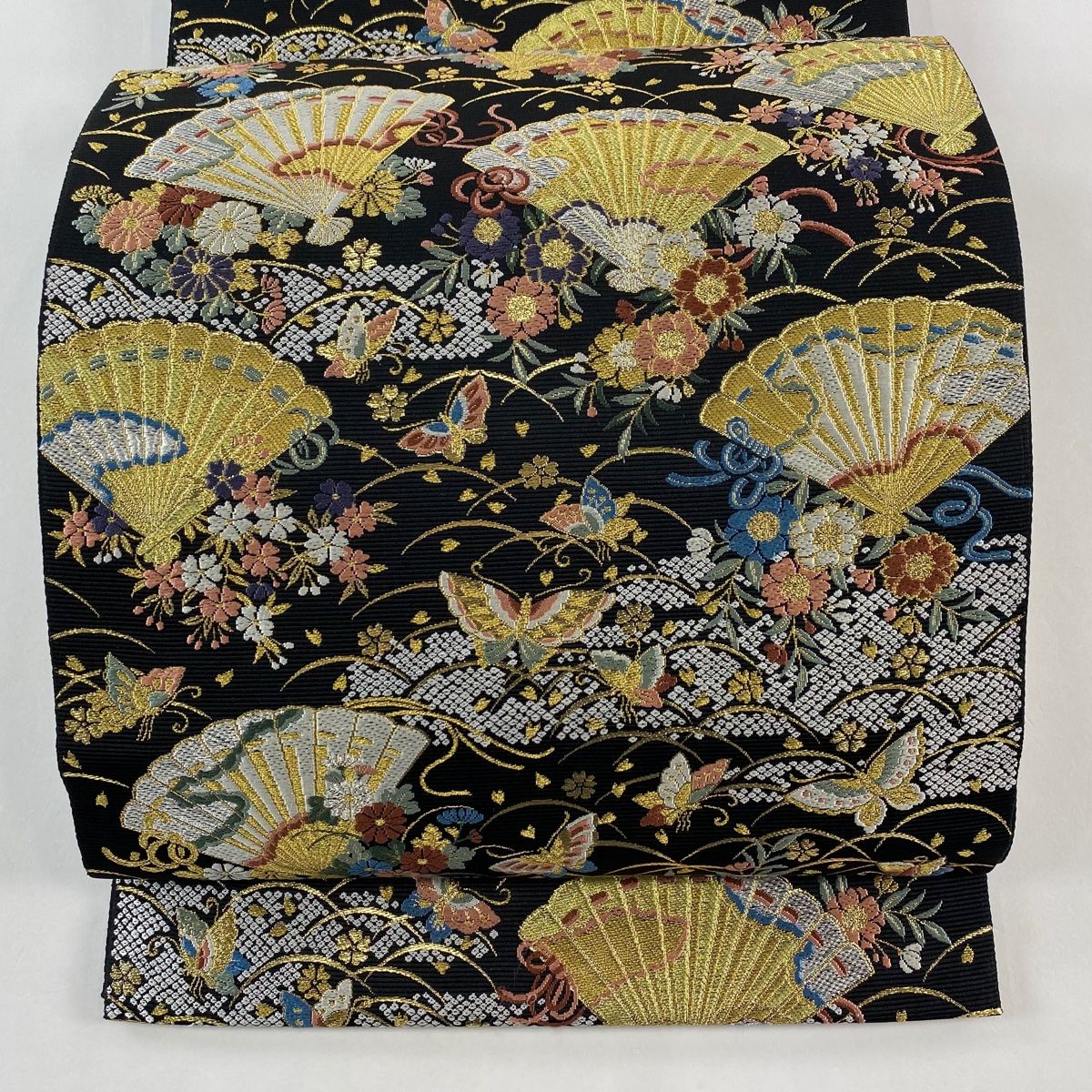 リサイクル着物袋帯 正絹 黒色（くろいろ） 万寿菊 蝶 帯丈 袋帯 蝶の 