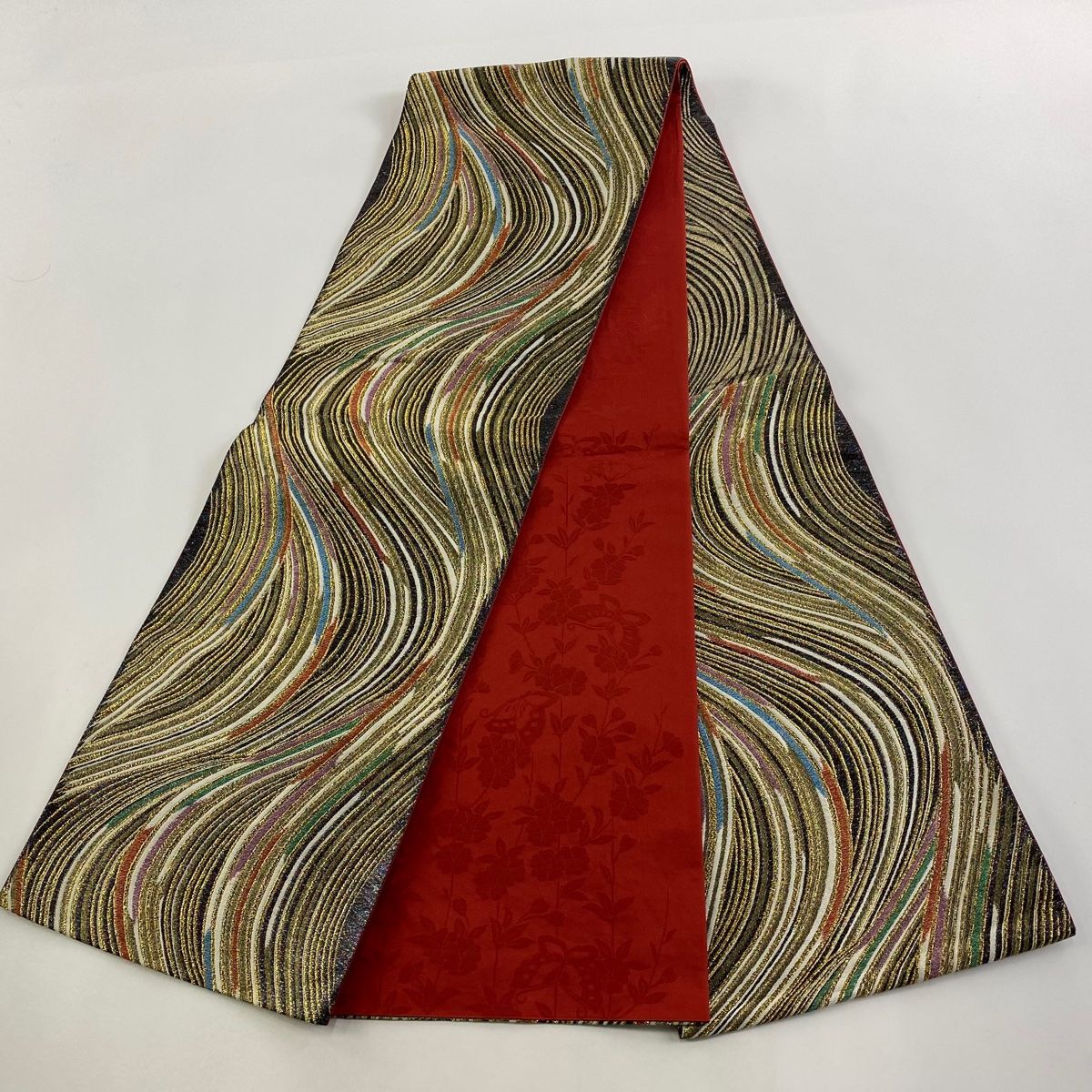 袋帯 秀品 全通両面織 流水 幾何学模様 箔 金色 全通 正絹 【中古