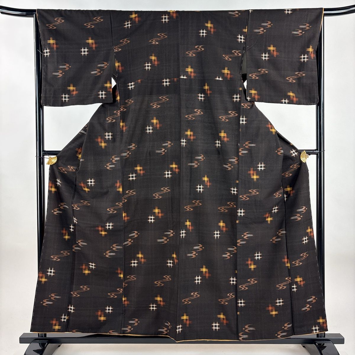 紬 身丈157.5cm 裄丈65.5cm M 袷 燕 井桁絣 焦茶色 正絹