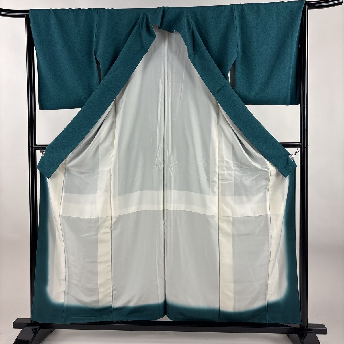 ポリエステル振袖 豪華 刺繍 兎 鳥 牡丹 身丈167cm パールトーン加工済