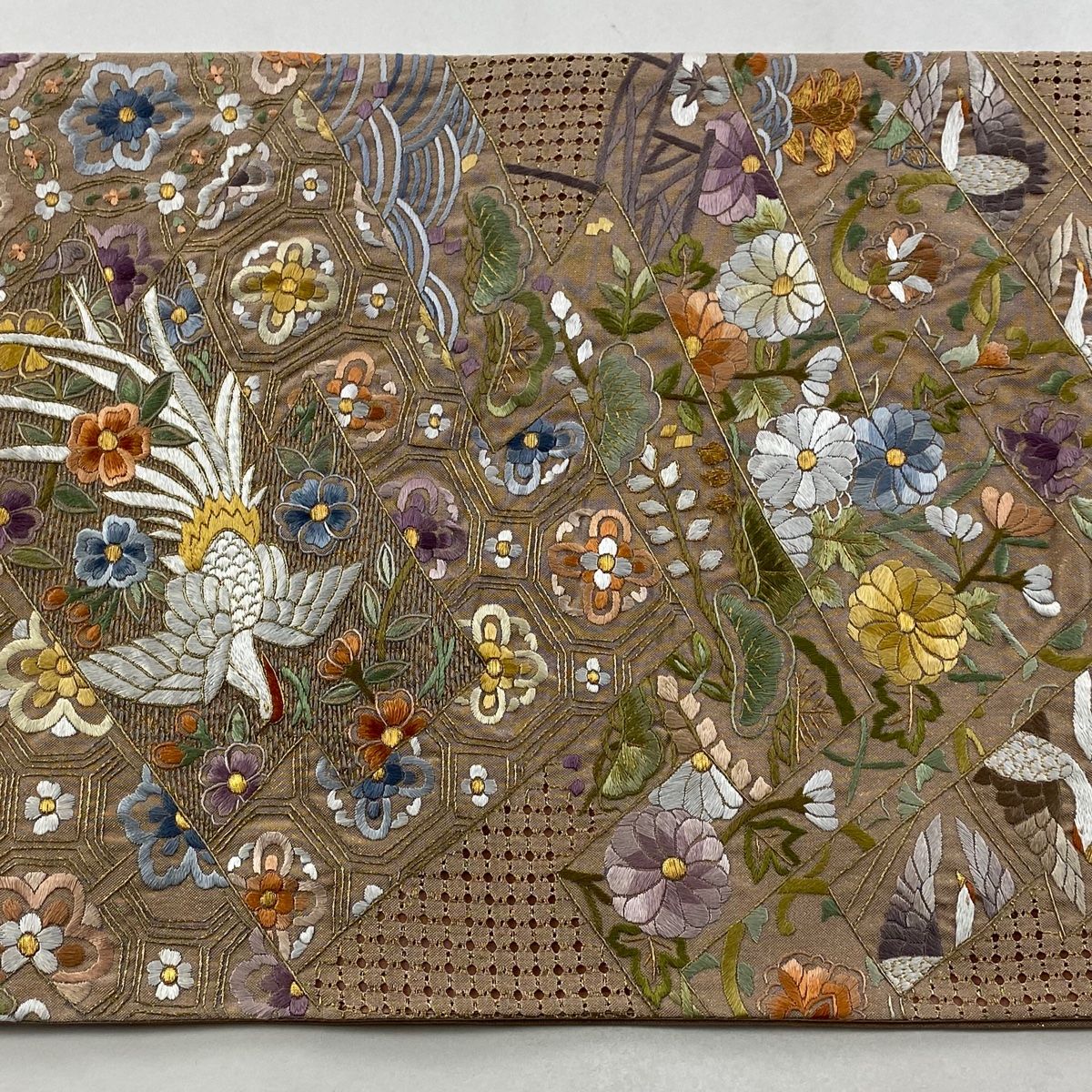 美品】 袋帯 逸品 草花 鳥 刺繍 金糸 ピンクベージュ 六通 正絹 【中古