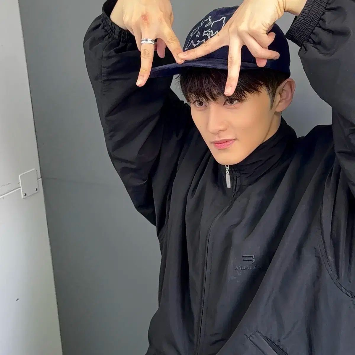 トラックジャケット