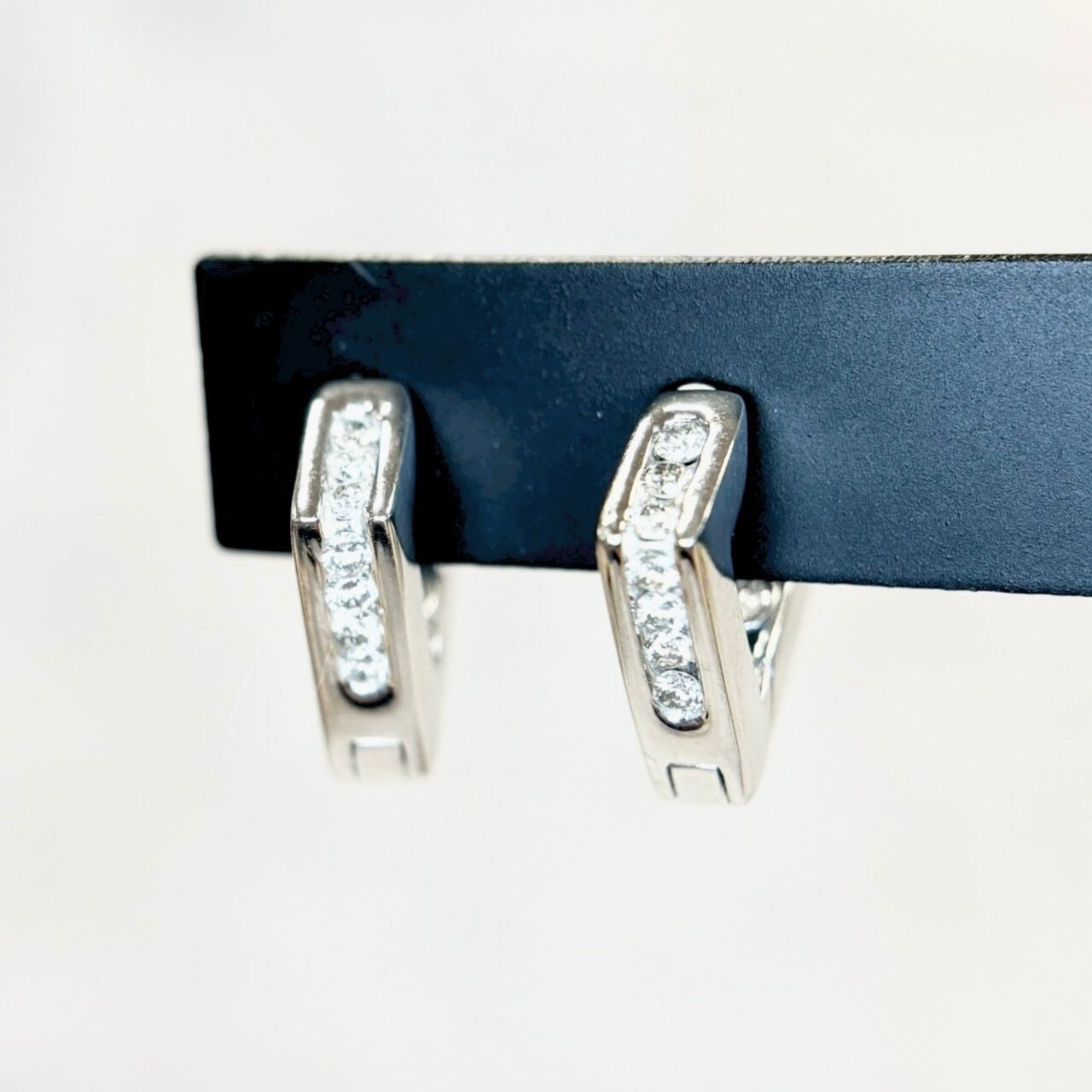 K18 天然 ダイヤモンド 計0.22ct ピアス - メルカリ