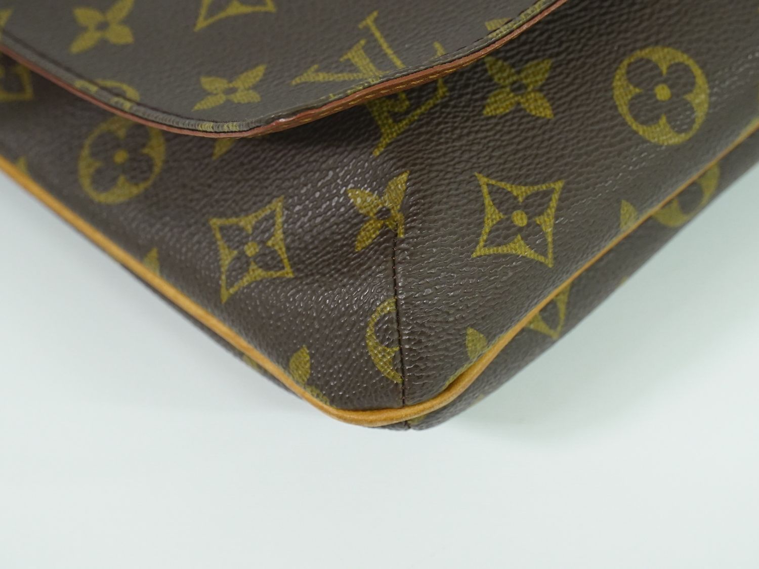 本物 ルイヴィトン LOUIS VUITTON LV ミュゼットタンゴ ショート  