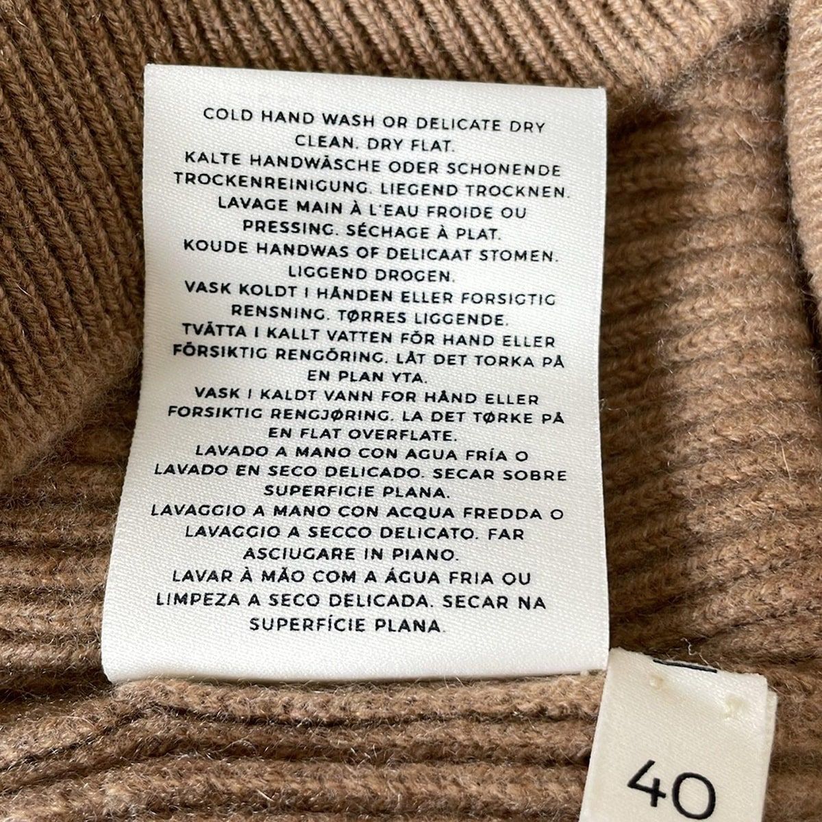 - ライトブラウン