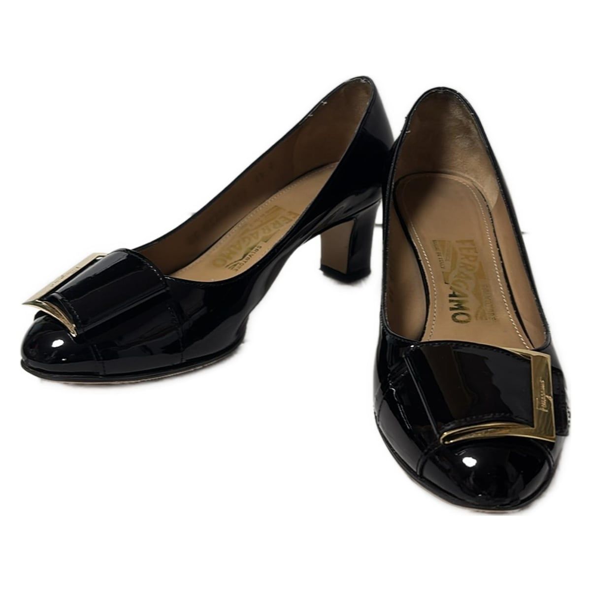 FERRAGAMO SalvatoreFerragamo サルバトーレフェラガモ パンプス 6 1 2D レディース - 黒×ゴールド アウトソール張替済 レザー