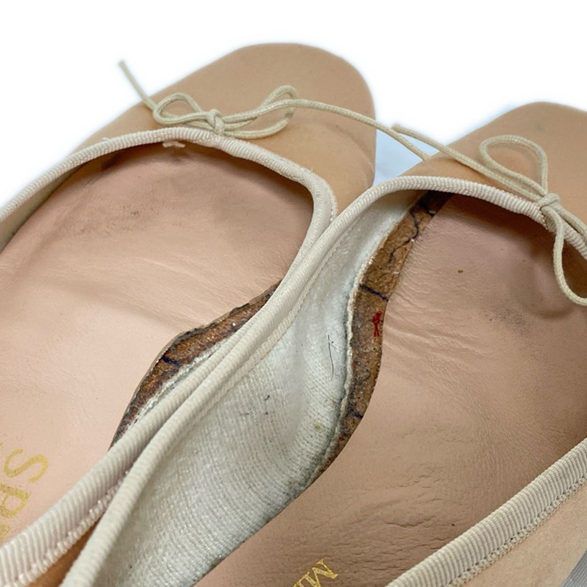 フラットシューズ