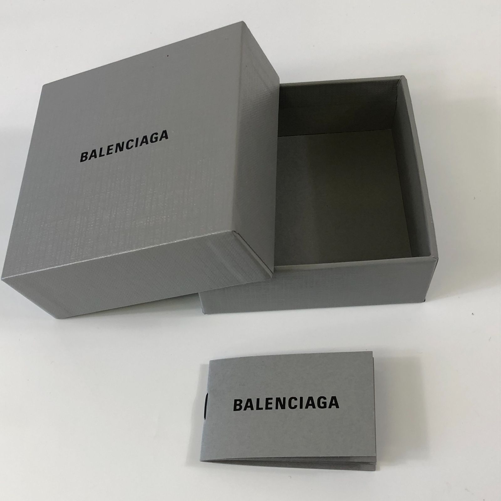 美品・箱付き バレンシアガ BBアイコン ヘアゴム ブラック - メルカリ