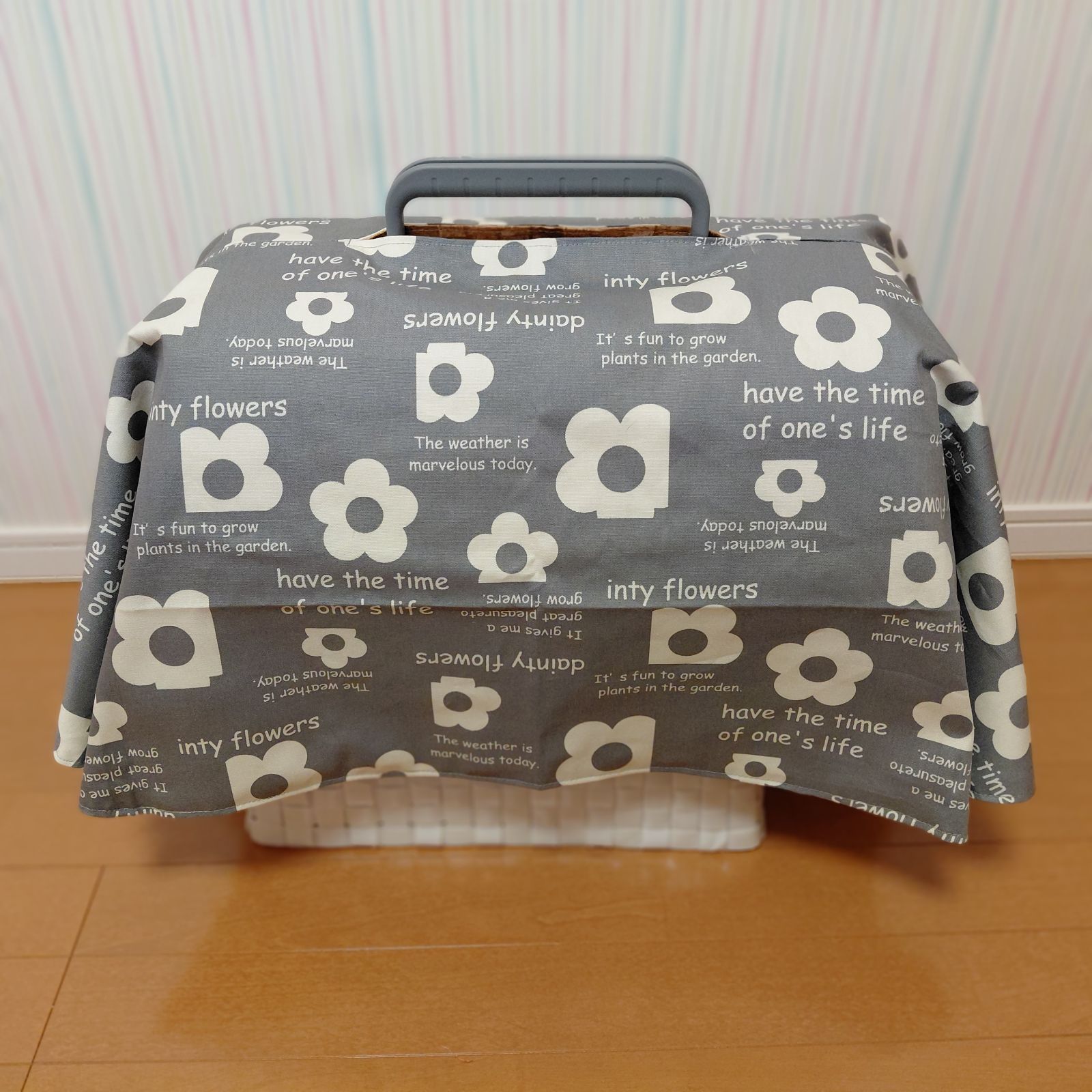 クレートカバーS 花とアルファベットグレー - メルカリ