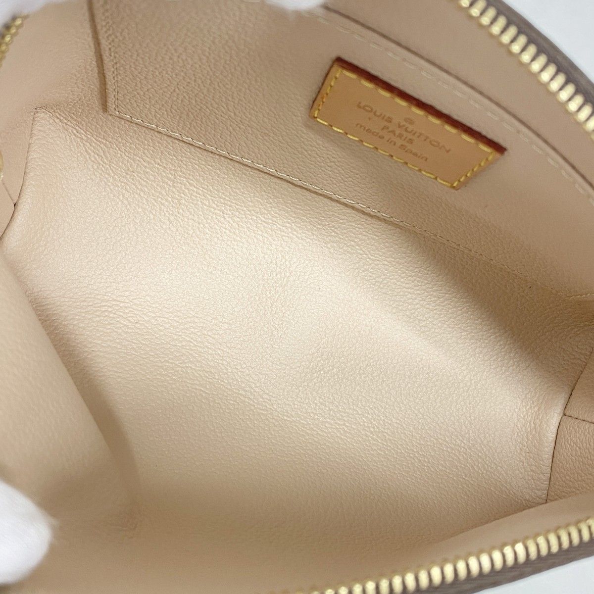 ポーチ モノグラム