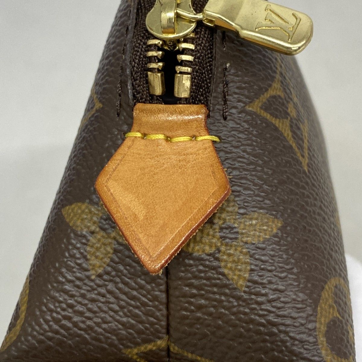 ポーチ モノグラム